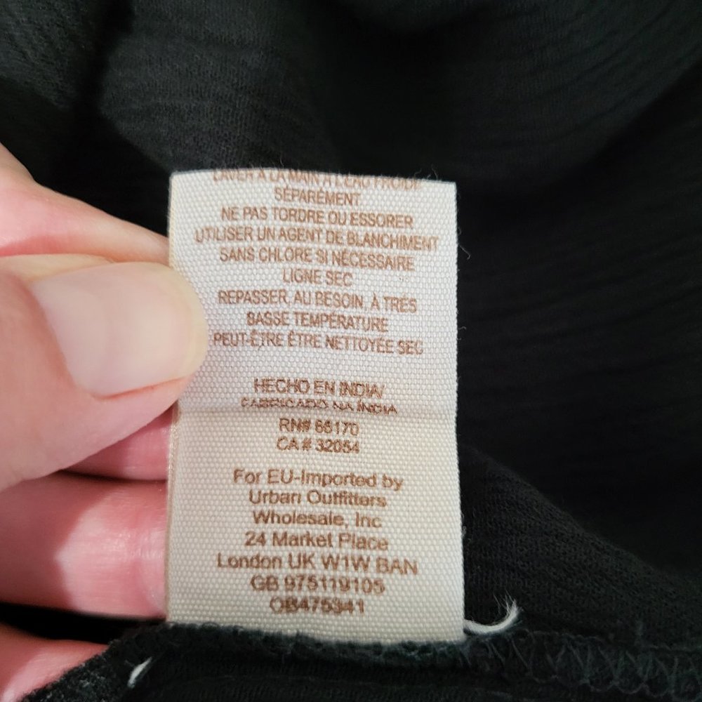 FREE PEOPLE Diamond Embroidered Bell Sleeve Top Black/White SZ L - Picture 9 of 10